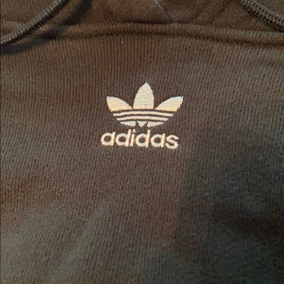 cropped adidas sweatshirt - Picture 2 of 3